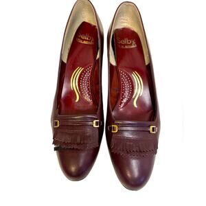 Shelby Fifth Avenue Burgundy Leather almond toe dark academia loafers. Size 9N